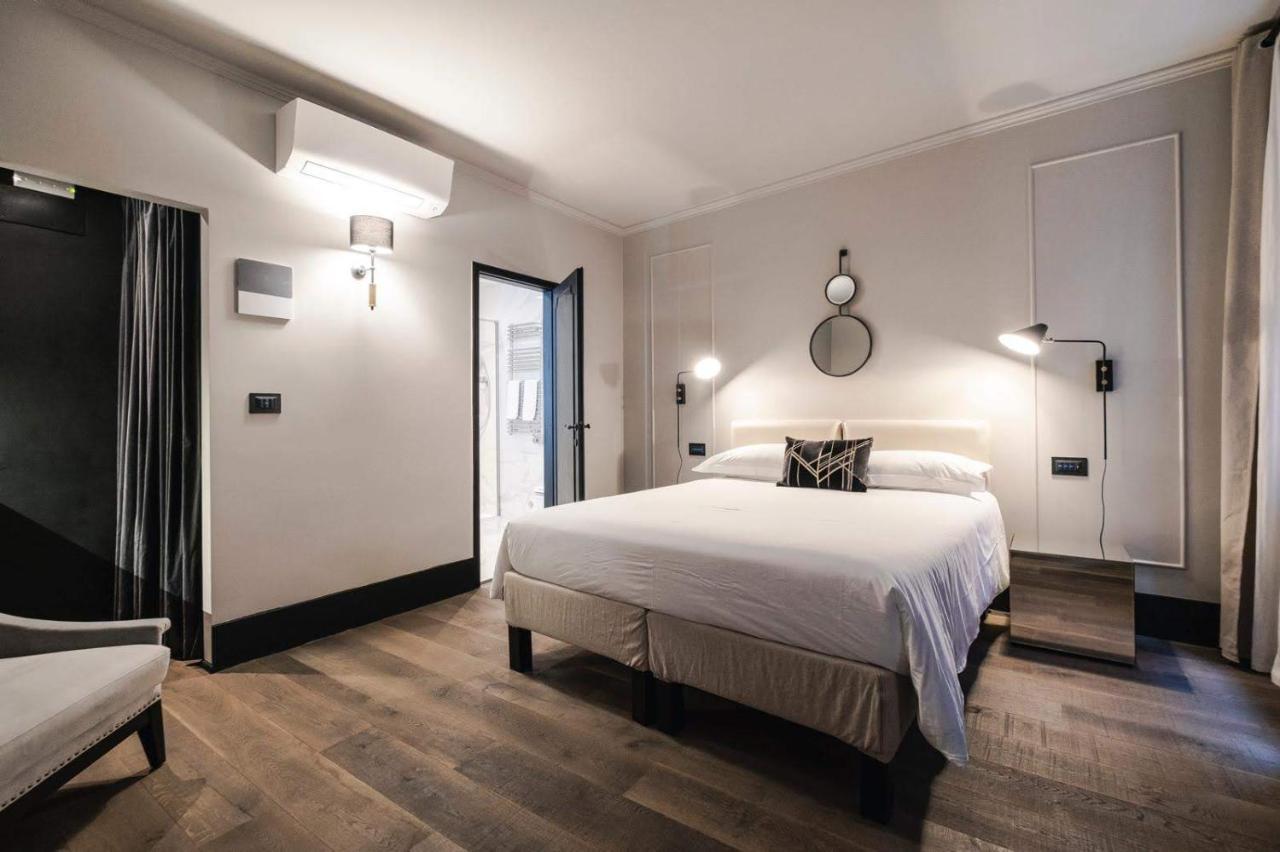 Отель Luxury Santo Stefano Венеция Экстерьер фото