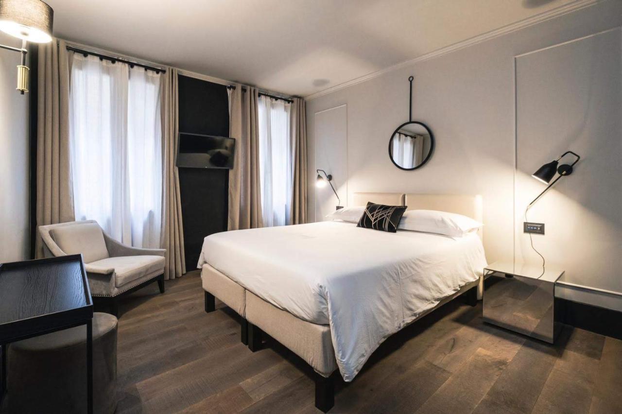Отель Luxury Santo Stefano Венеция Экстерьер фото