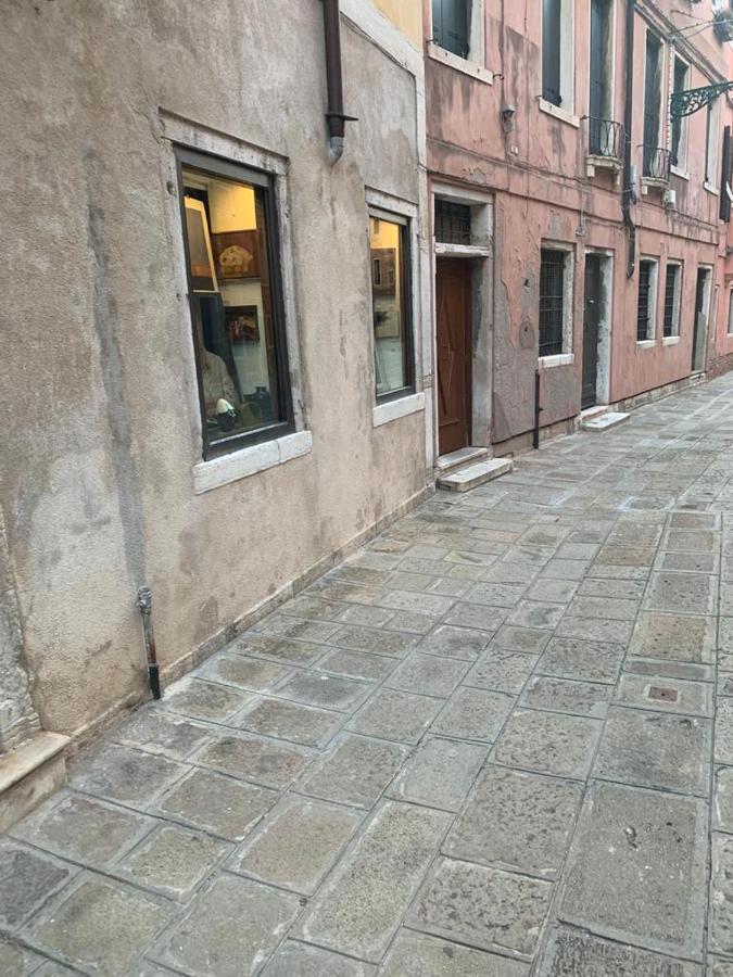 Отель Luxury Santo Stefano Венеция Экстерьер фото