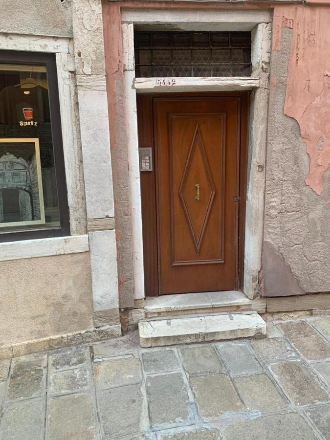 Отель Luxury Santo Stefano Венеция Экстерьер фото